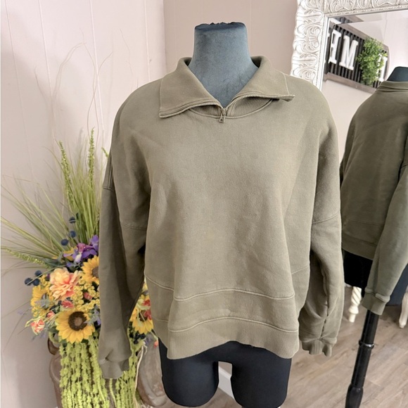 Outdoor Voices • Nimbus 1/4 Zip Sweatshirt - Picture 8 of 12